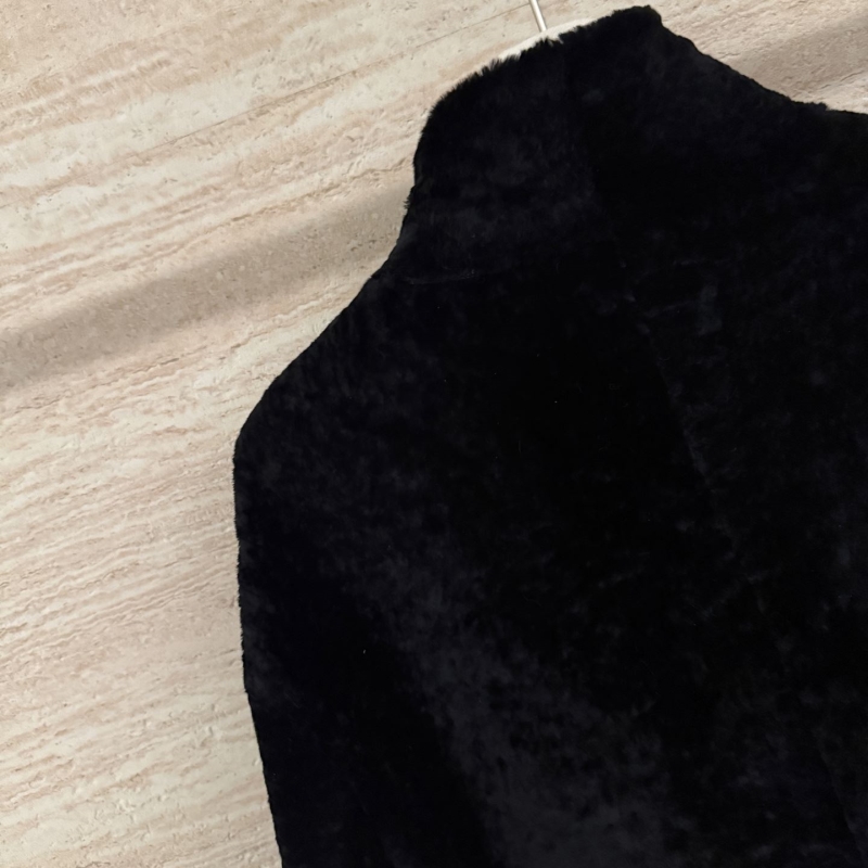 Pra*a outwear